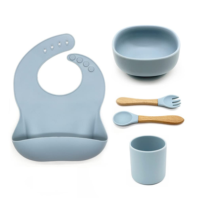 Καλή τιμή. Φορητοί πολύχρωμοι Dinnerware σιλικόνης καθορισμένοι ο ετερόφθαλμος γάδος και κύπελλο BPA ελεύθεροι σε απευθείας σύνδεση